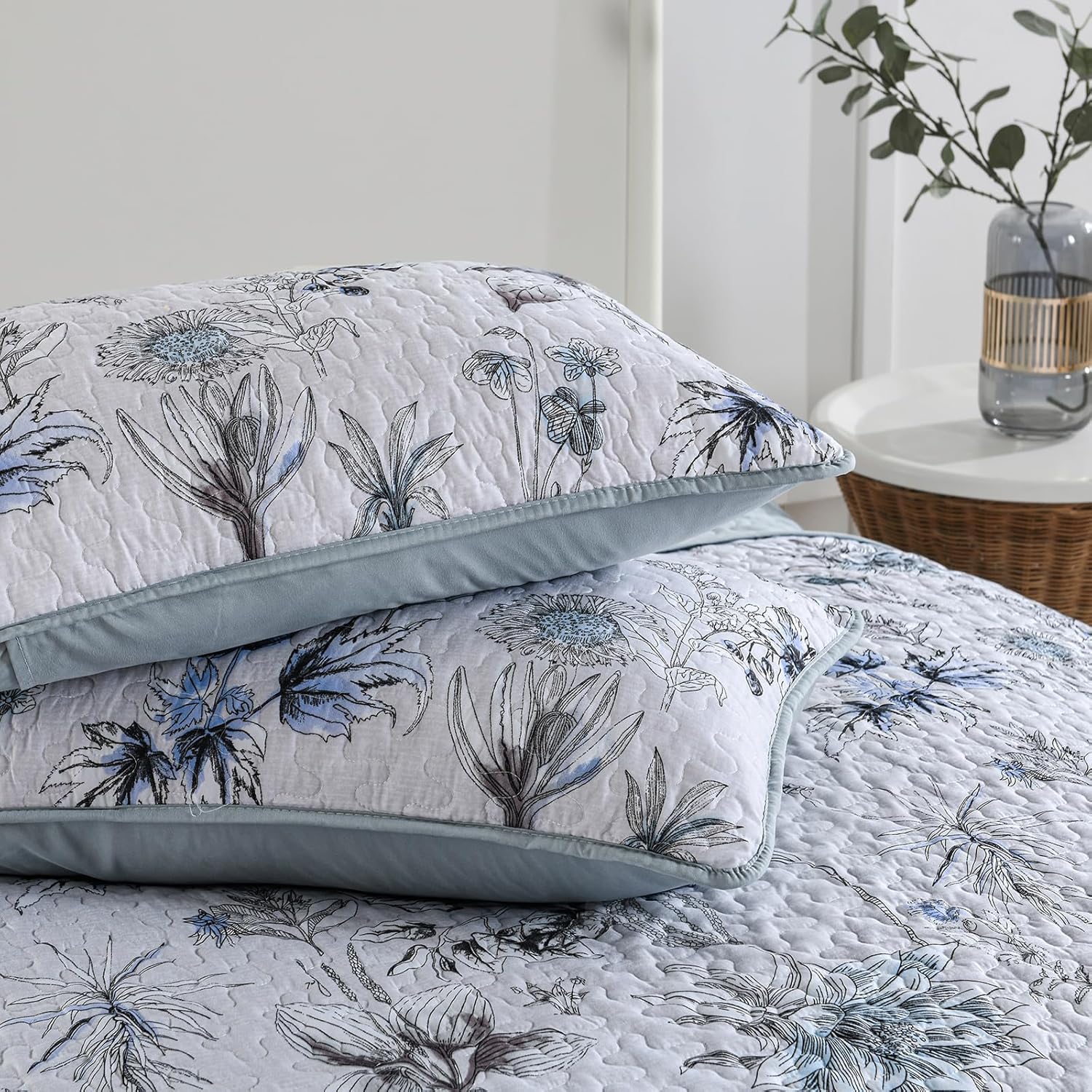 Yearning Quilted coverlet and pillowcovers set: For a Better Night's Sleep - Queen size