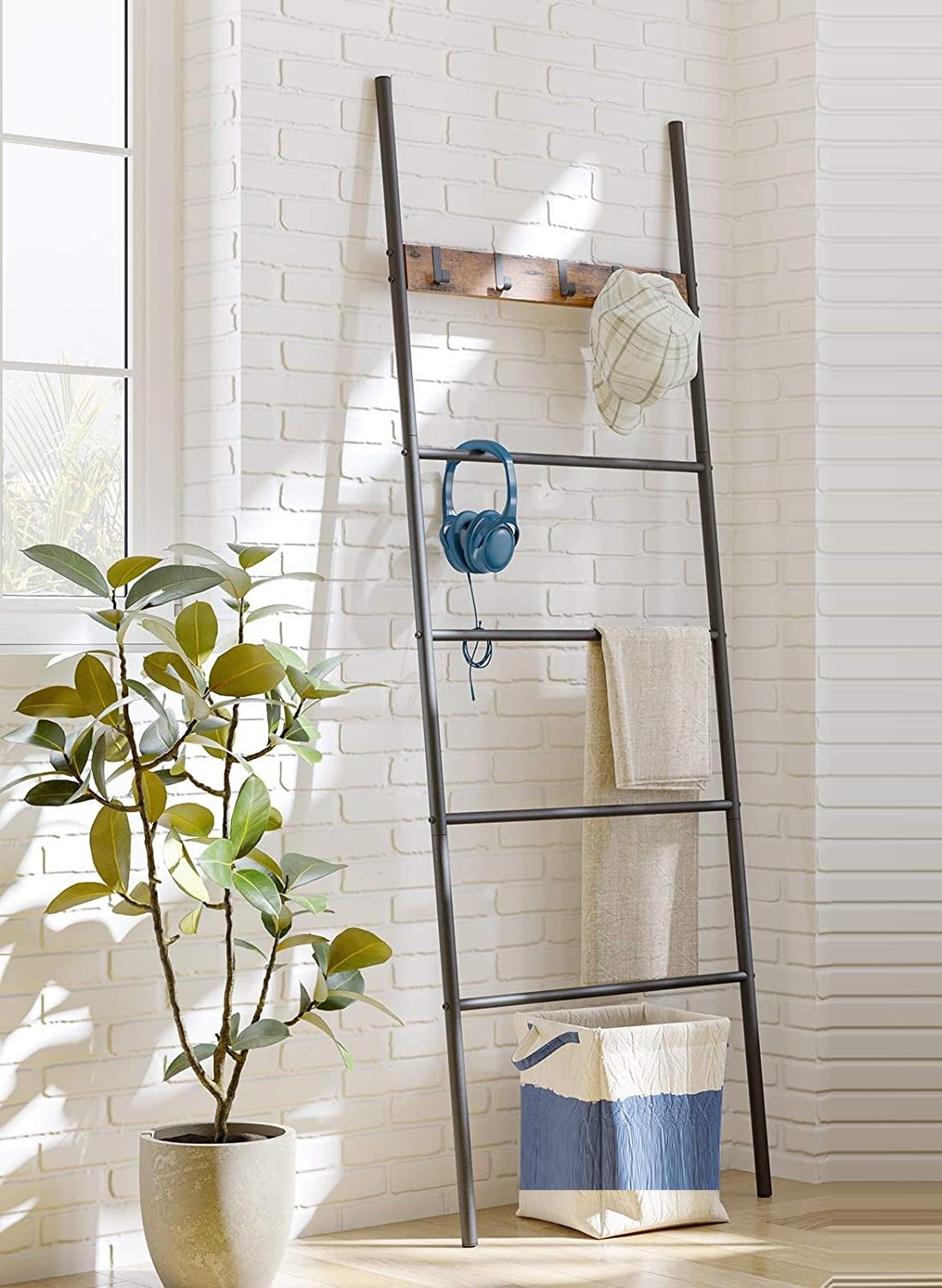 5-Tier Towel Ladder Quilts Rack with 5 Removable Hooks for Bathroom, Bedroom and Laundry Room