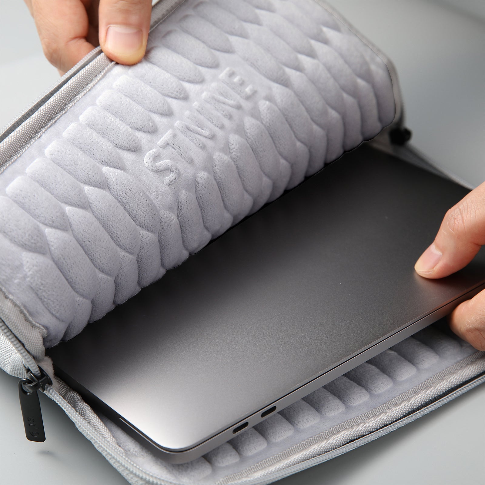 ST'9 XL size 15.6/16 inch Grey Laptop Sleeve Padded Travel Carry Case Bag LUKE