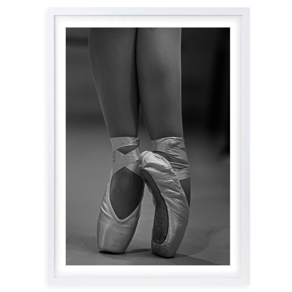 Wall Art's Ballet Dancer Large 105cm x 81cm Framed A1 Art Print