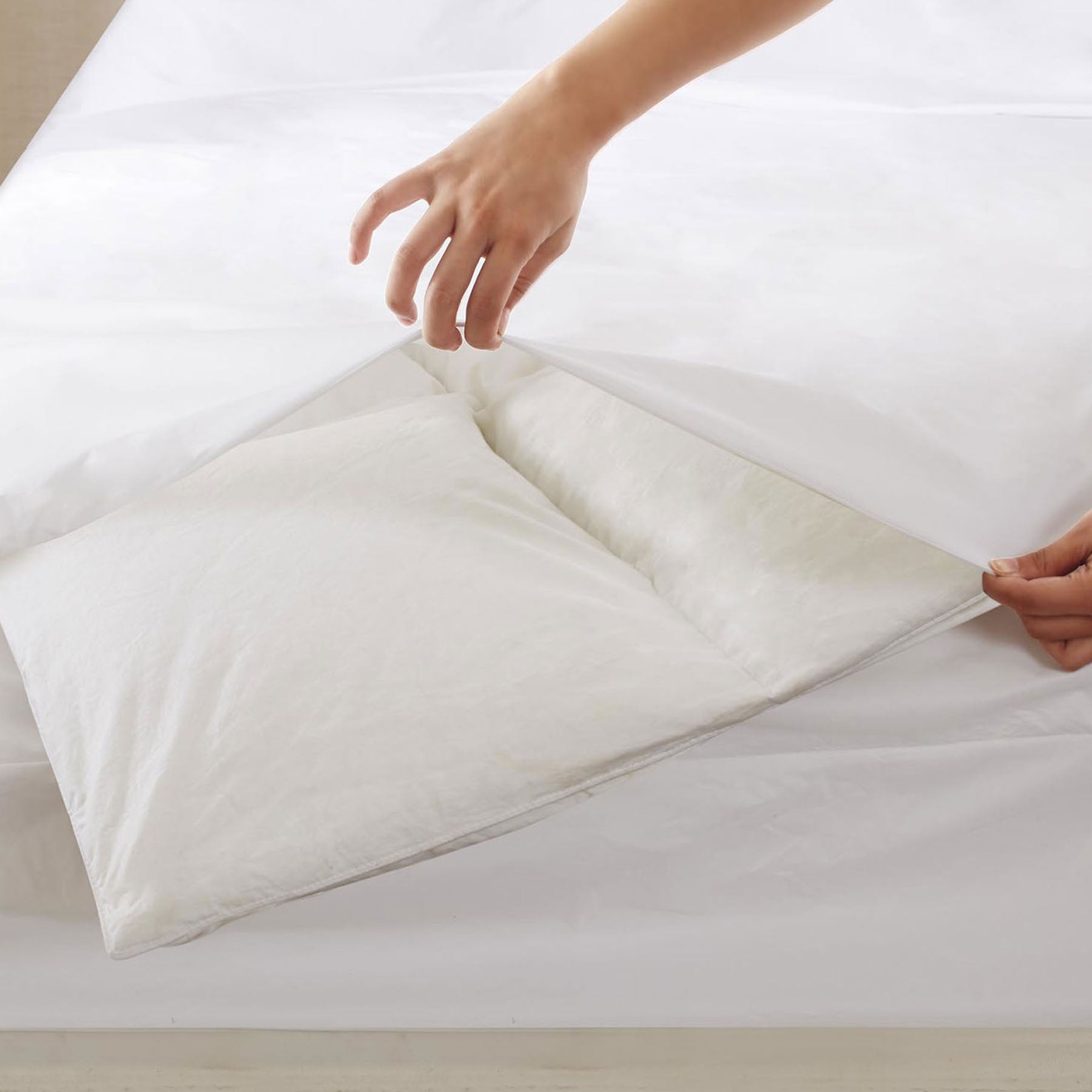 Stain Resistant Quilt Protector QUEEN