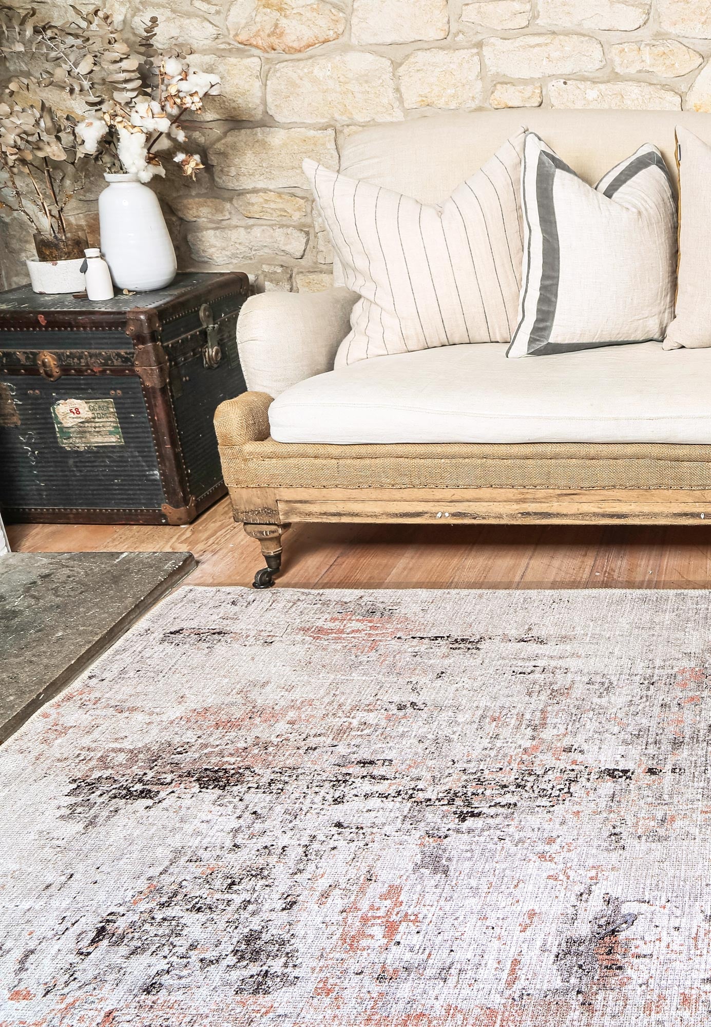 vintage-crown-charles-ivory-blush-distressed-vintage-rug