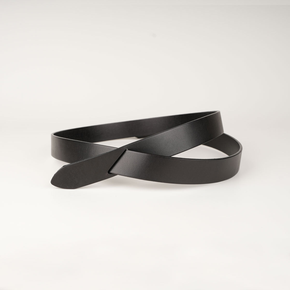 Peroz Arla Women's Black Leather Knotted Belt